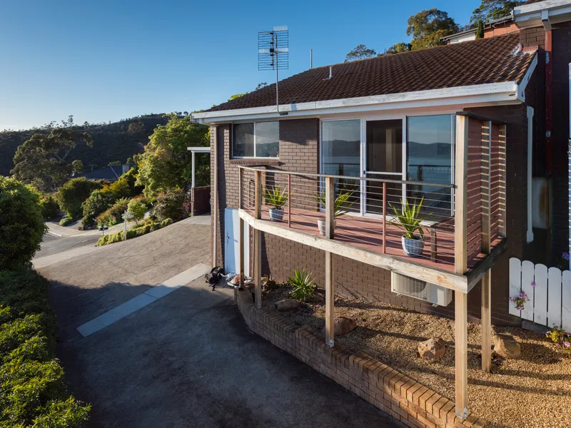 Panoramic views, abundant sunlight, elevated position