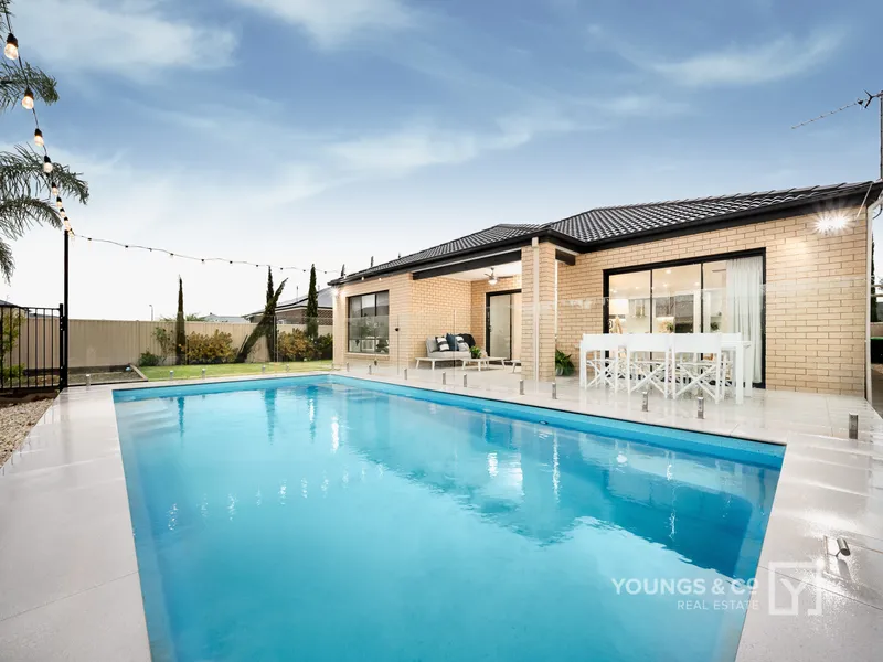 Resort Style Living - 4 Bedrooms - 3 Living - In ground Pool