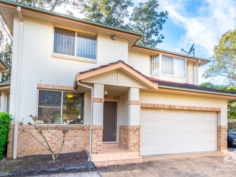 MODERN 3 BED FREE-STANDING TOWNHOUSE