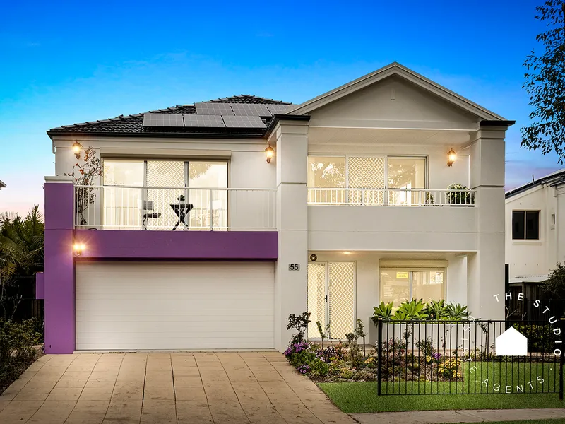 Large Family Home + Park Facing + Walk To Kellyville Metro