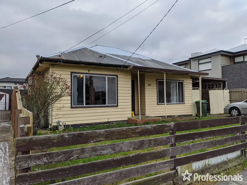 Family Home In Great Location Near Train Station