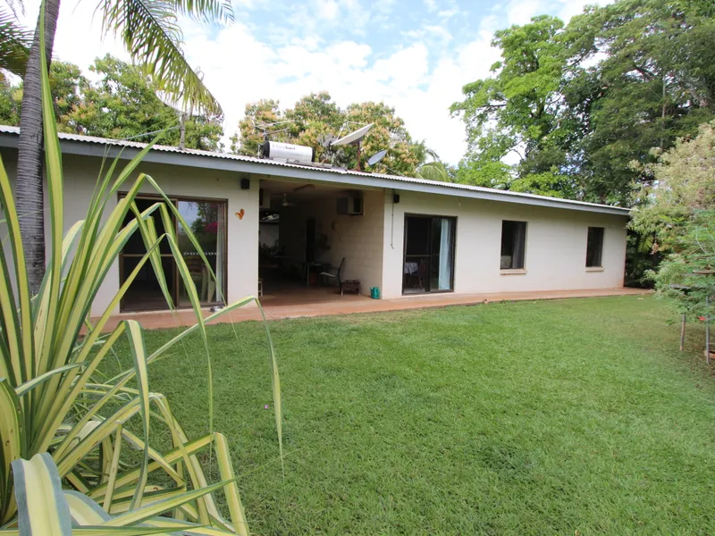 PRIVACY PLUS just minutes to town.  ELEVATED SITE - 13ha