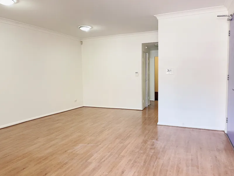 Two Bedroom Unit in CHIPPENDALE with Car Space