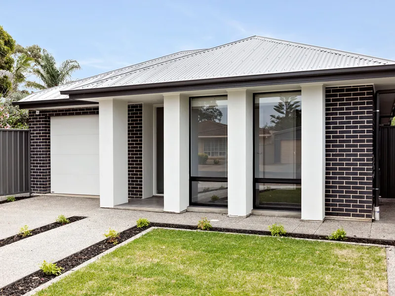 Stylish Freestanding Courtyard Home