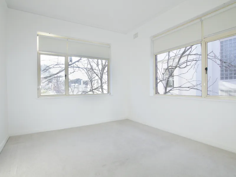 DEPOSIT TAKEN - Cosmopolitan Lifestyle in the Prestigious Elizabeth Bay Loop