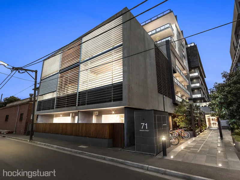 Contemporary Class And A Cosmopolitan Lifestyle