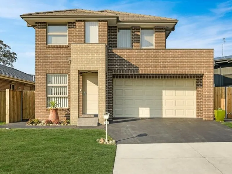 STUNNING & IMMACULATE