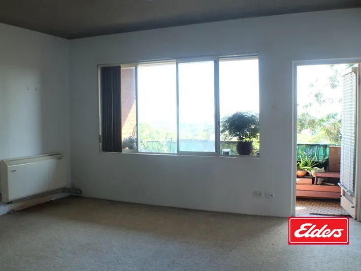 Conveniently located 2 Bedroom Unit For Lease