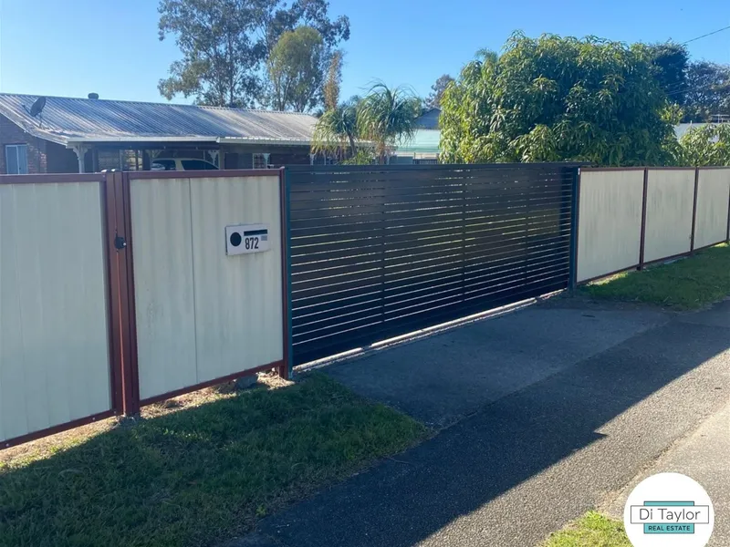 1900m2 Block