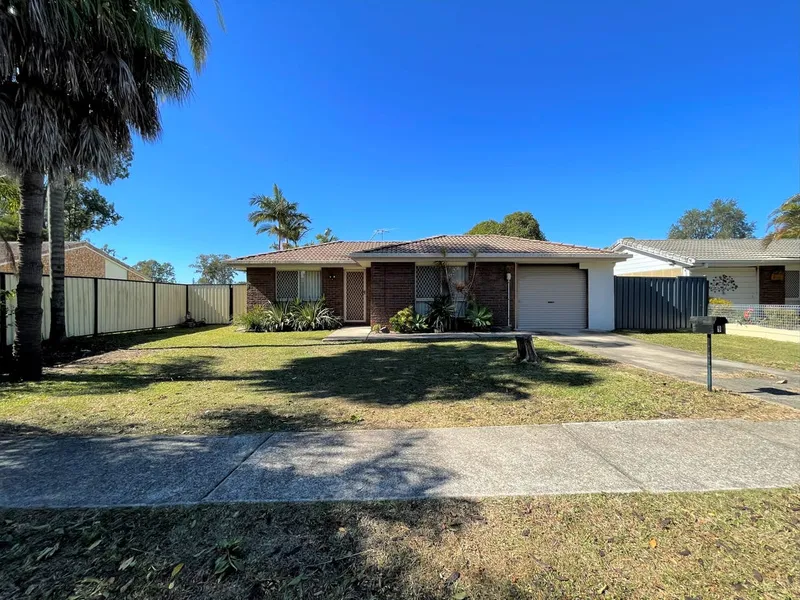 Bright 3 Bedroom Home in a Fantastic Location!