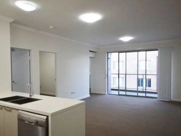 Spacious 3 Bedroom apartment with a huge balcony located within walking distance to Flemington Station.