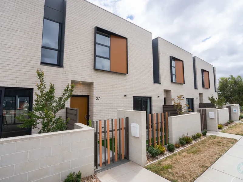 Modern 4 Bedroom Family Home in Thorsby!