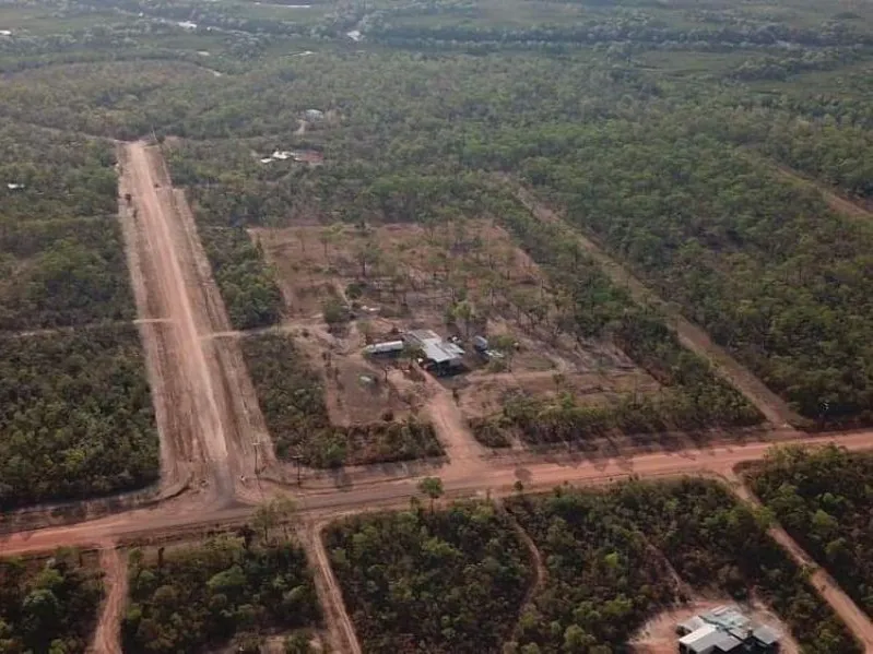 20ac with high-set house 1hr from Darwin