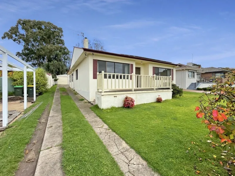 BRIGHT AND SUNNY FAMILY HOME