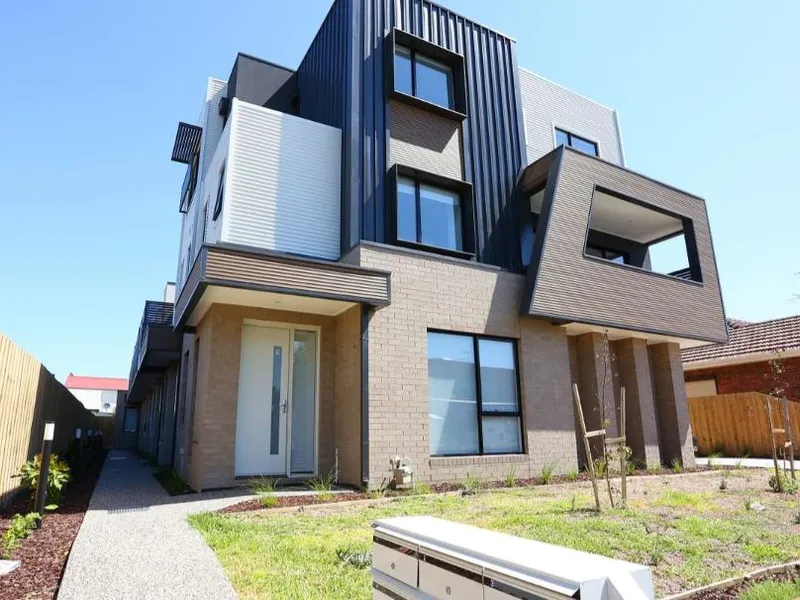 LIKE NEW TRI LEVEL HOME!