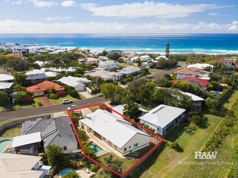 Single Level Beachside Abode, Three Minute Walk to the Beach