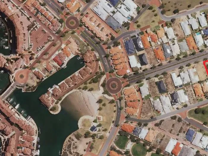 Prime location in Port Bouvard