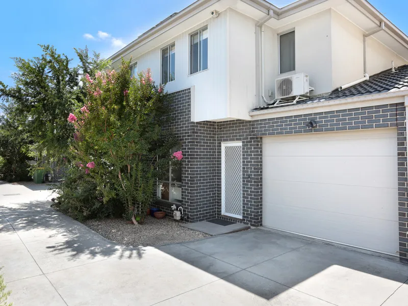 Perfectly positioned townhouse!