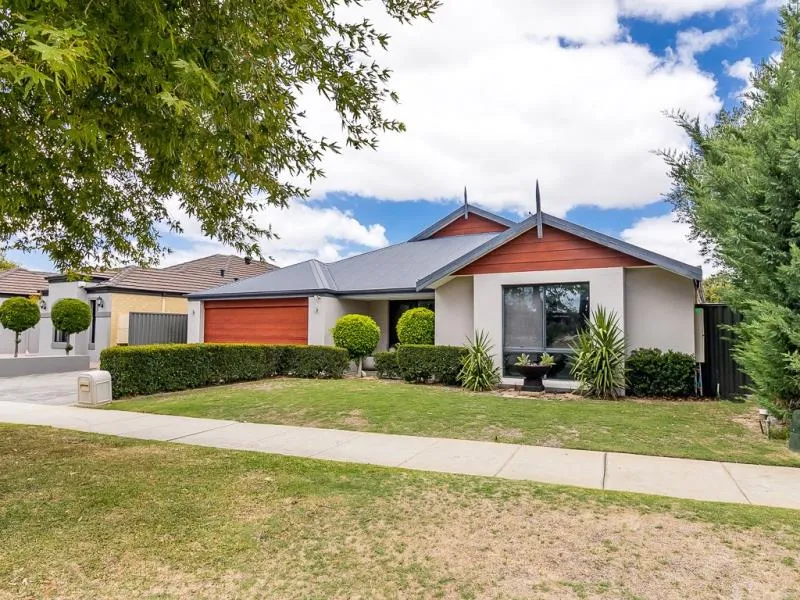 WELL LOVED SPACIOUS FAMILY HOME WITH FABULOUS SWIMMING POOL