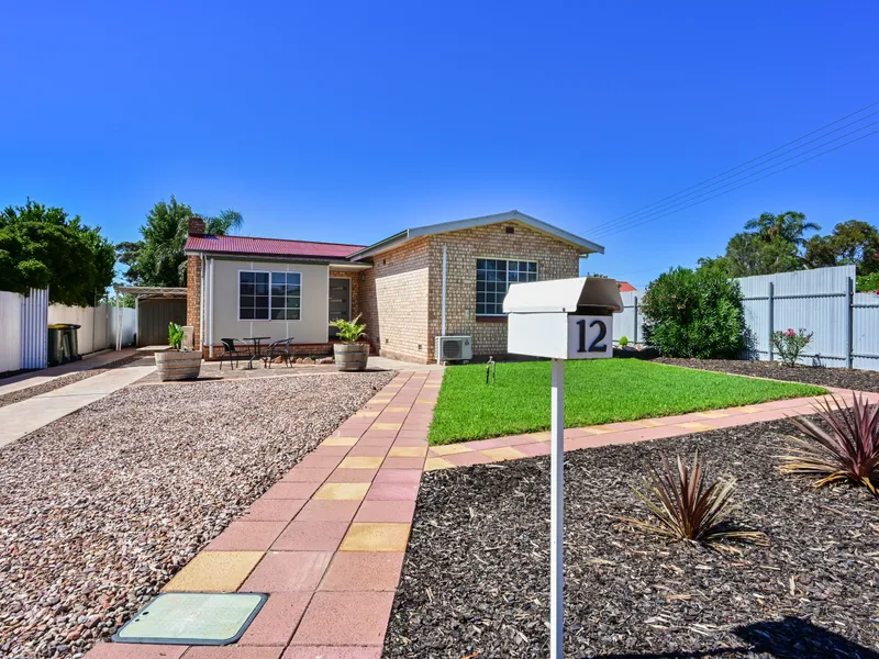 AN EFFORTLESSLY VIBRANT MODERNISED HOME IN A PERFECT LOCATION