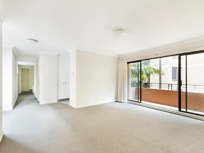 Large two-bedroom apartment moments to the waterfront