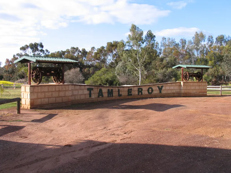 ''Tamleroy 115 Brookton Highway'' - located in thriving country township only 1.5 hours to Perth