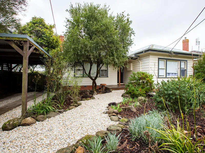 HOME IN QUIET LOCATION