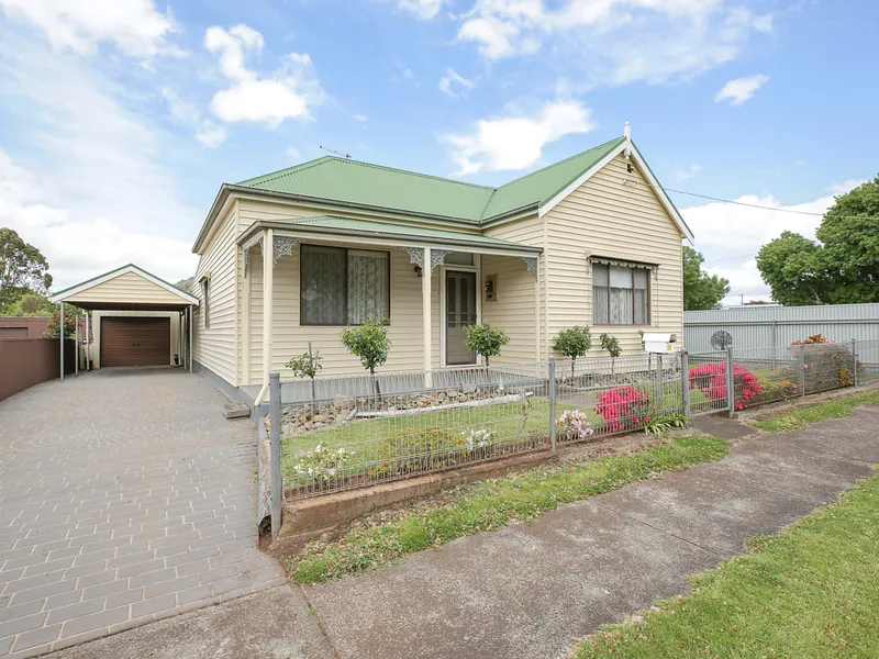 Low Maintenance & Perfect Location!