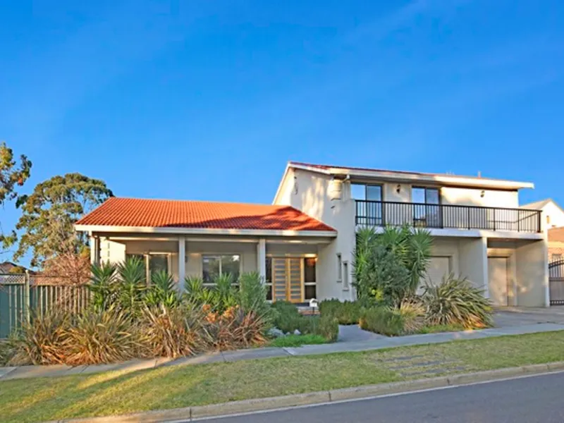 Magnificent home in the heart of Taylors Lakes!