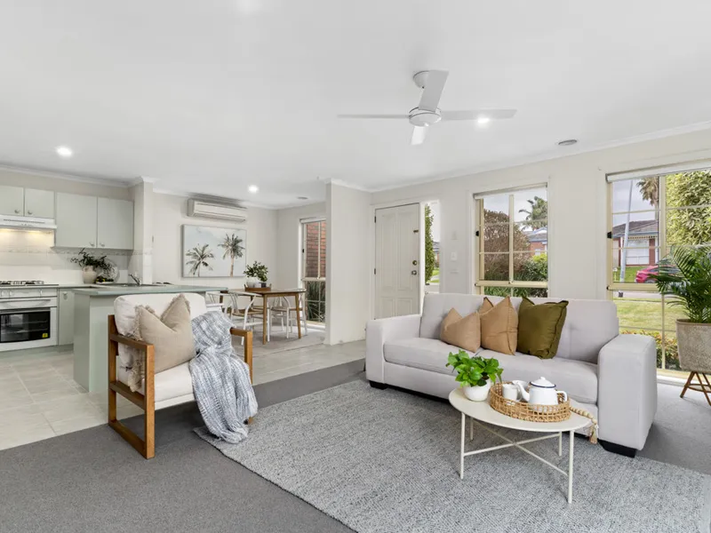 Sun-filled & serene in highly-sought Woodlands Estate