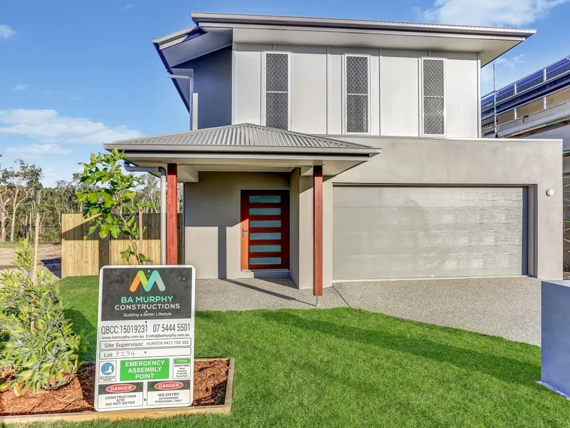 Two-Story Home, Looking For a Family in a Kid Friendly Street !
