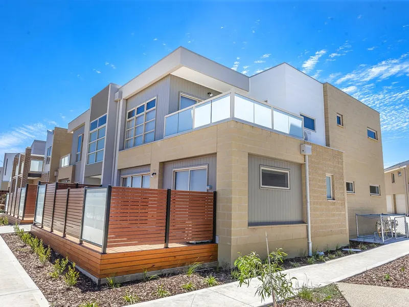 CONTEMPORARY LIVING AT IT'S BEST!