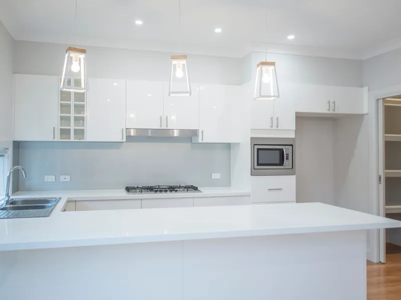 Z. - Prestigious Family Home In Outstanding Location - Z.