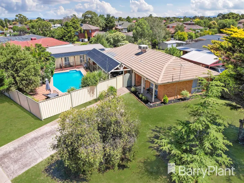 2 Houses and a Pool!