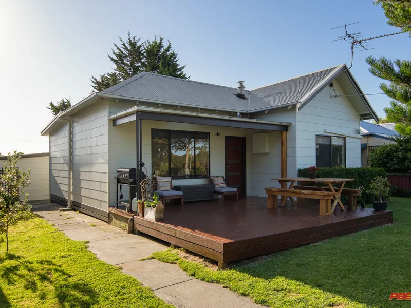 BEAUTIFUL COTTAGE IN SUPERB LOCATION