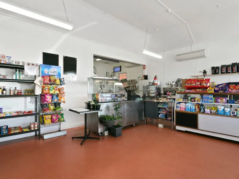 Freehold 3brm house plus convenience / take away store