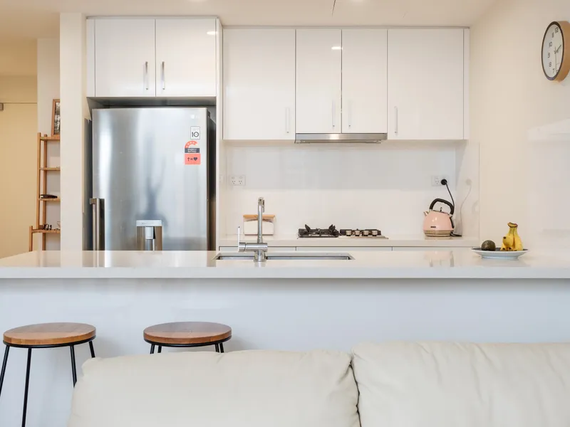 NEAR NEW STYLISH APARTMENT