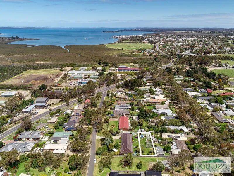 Plans for 25sq home on a 650sqm block (Approx)