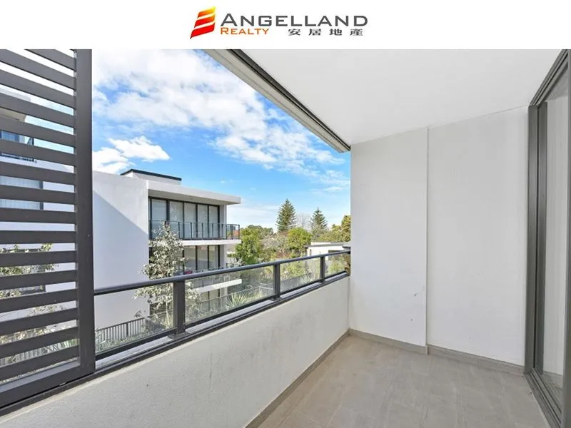 NEARLY NEW LUXURIOUS TWO BEDROOM  APARTMENT | GOLDEN MACQUARIE