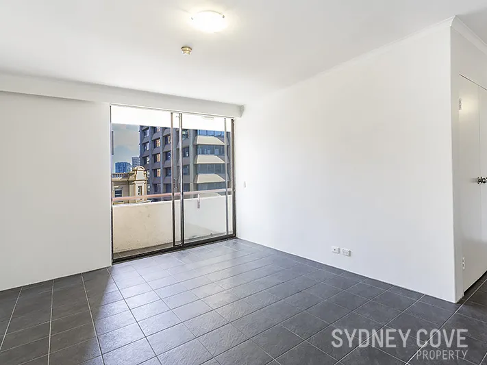 CBD FRINGE LOCATION | Unfurnished