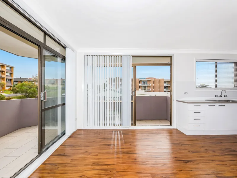 Modern Unit In Town