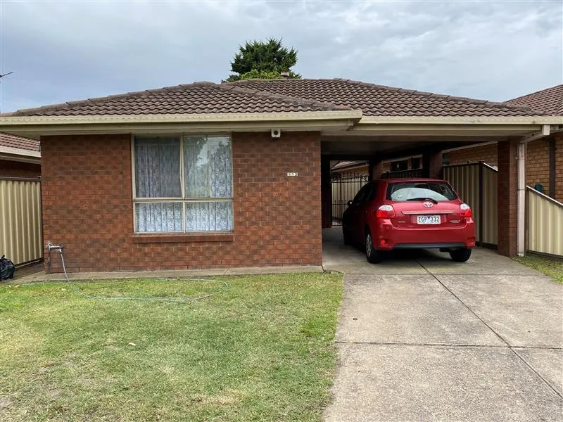 Cozy home in the heart of Meadow Heights!