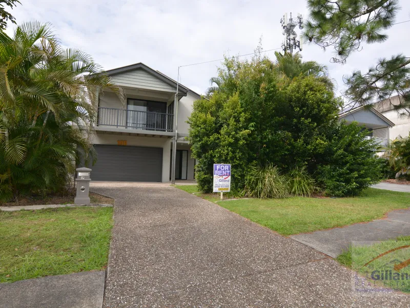 DUCTED AIR SPACIOUS HOME WITH BRAND NEW CARPETS IN THE HEART OF SPRINGWOOD