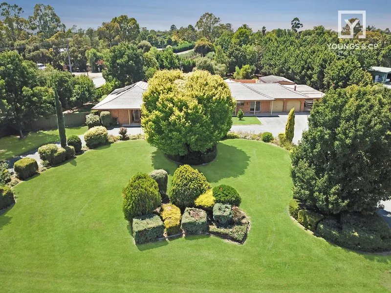 5 Bedrooms - 3 Living Areas - IG Pool -  Approx. 1 Acre close to GV Health & GV Grammar School