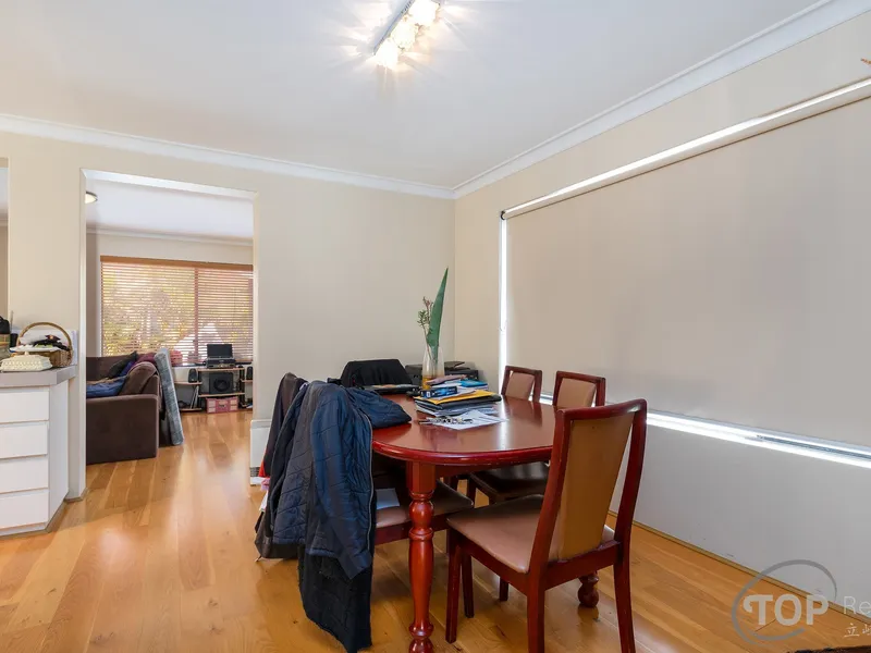 UNDER OFFER!!