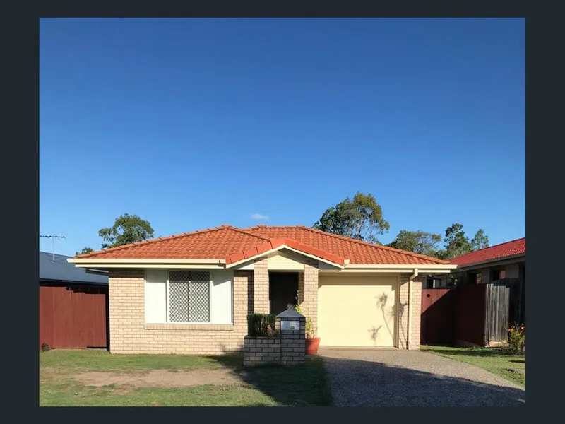 Elegant Family Haven in Heathwood: Experience Serenity and Convenience