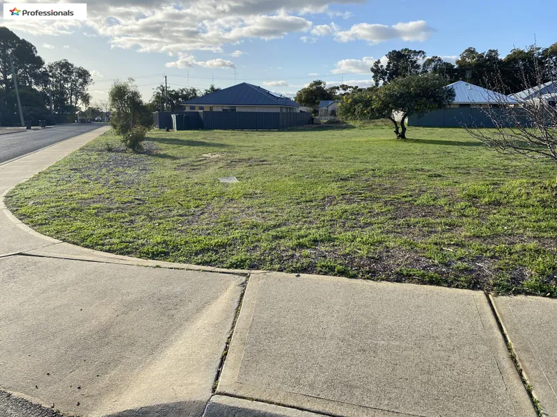 Fantastic Opportunity Large Block in Town