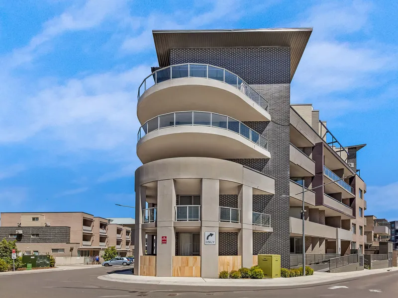 Furnished One Bedroom Plus Study. Gas and Electricity bills included in Rent.