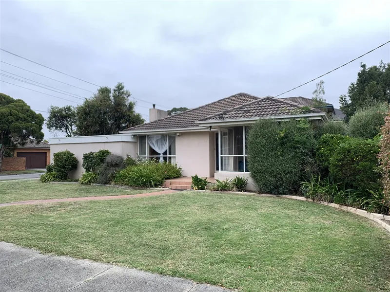 Beautifully Maintained 3 Bedroom Home