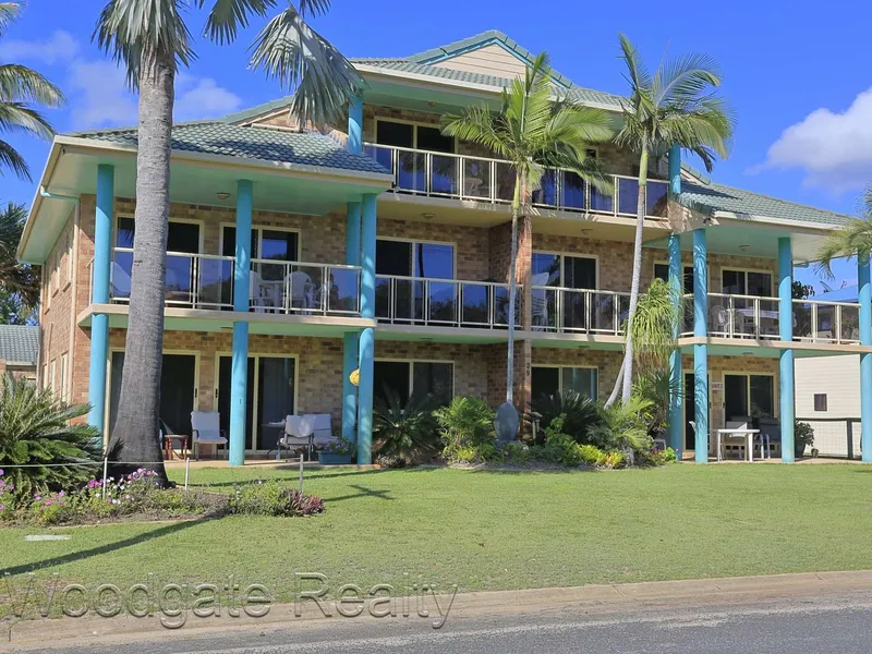 LOCATION PLUS - 50 MTRS TO THE BEACH